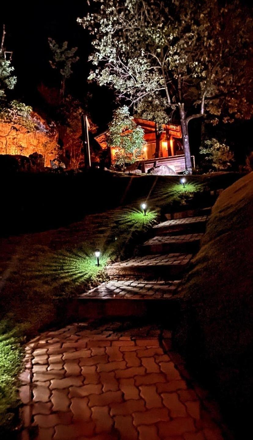 Pousada Boutique Das Pedras Moeda Esterno foto